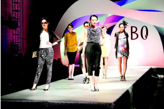 中高端之路的“汉派女装”如今还吃香吗？冰球突破豪华版“乔万尼”“佐尔美”走(图2)